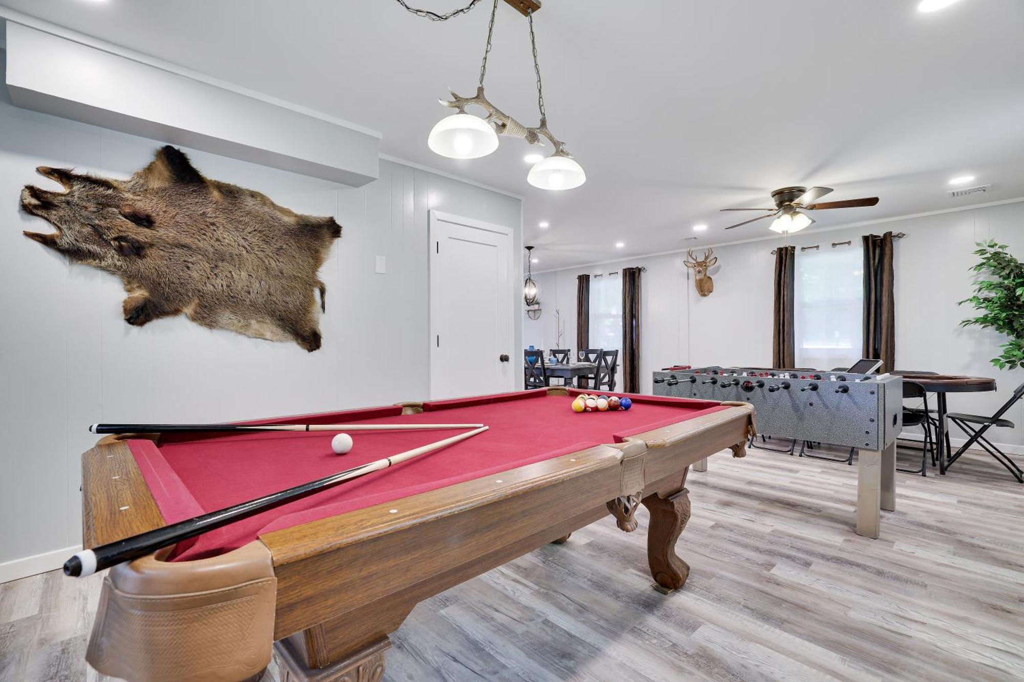 Poconos Brand New Lakefront Oasis 1 Acre, Hottub Gameroom Firepits Talk About Privacy Albrightsville Экстерьер фото